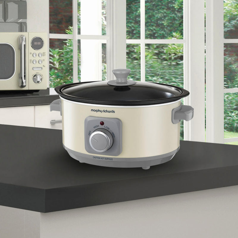 Morphy Richards 460013 Sear & Stew Slow Cooker, 3.5 L, One Pot Solutions - Cream